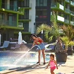 Ace Pool & Mamaia Nord Apartamento