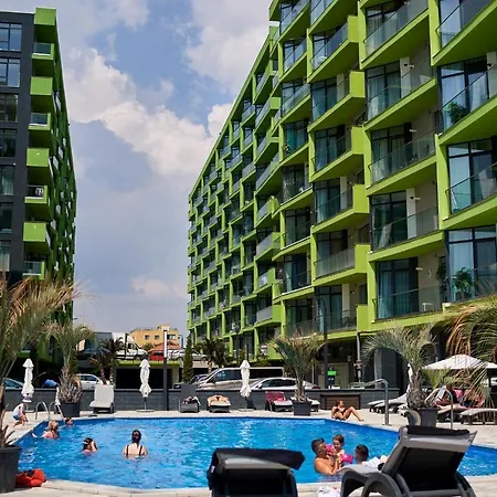 Ace Pool & Mamaia Nord アパート ナボダリ