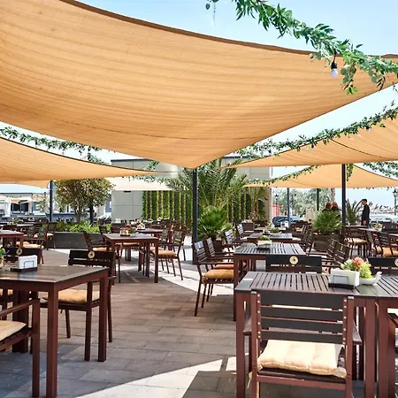 Ace Pool & Mamaia Nord 3* Năvodari