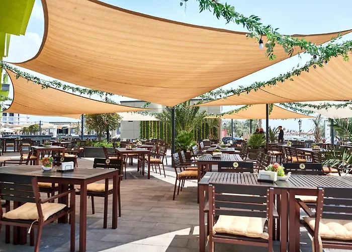 Ace Pool & Mamaia Nord 3* Năvodari