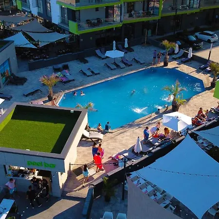 Ace Pool & Mamaia Nord *