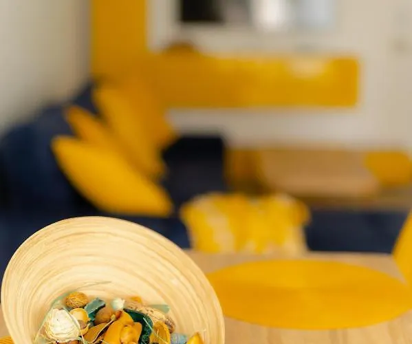 Ace Pool & Mamaia Nord Apartman 3*