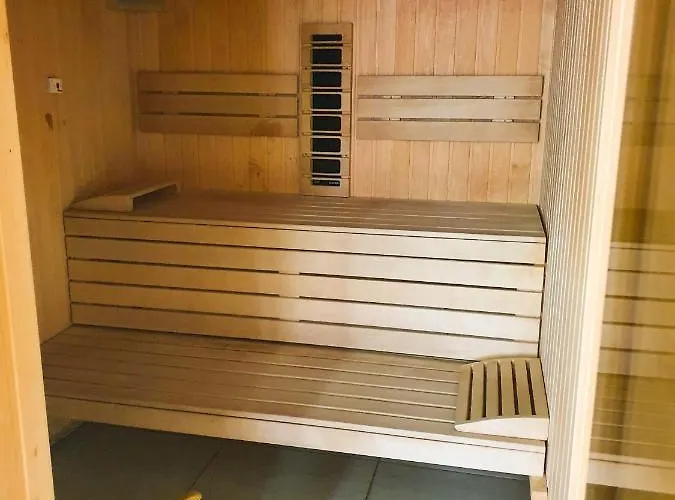 Ace Pool & Mamaia Nord Apartman 3*